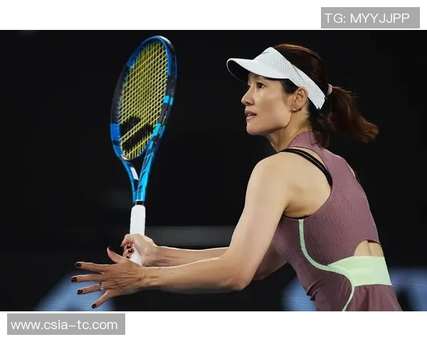 足球明星李娜的儿子成长记:从小球迷到未来的足球希望之星 足球明星李娜的儿子成长记:从小球迷到未来的足球希望之星